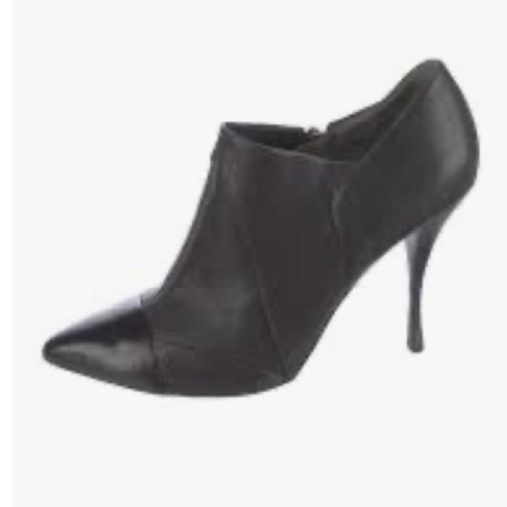 💥PRICE DROP💥 TORY BURCH "Lorelei" Black Leather Pointy Toe Ankle Booties